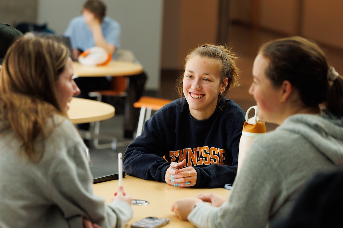 Students hangout and visit inside Zeanah Engineering Complex