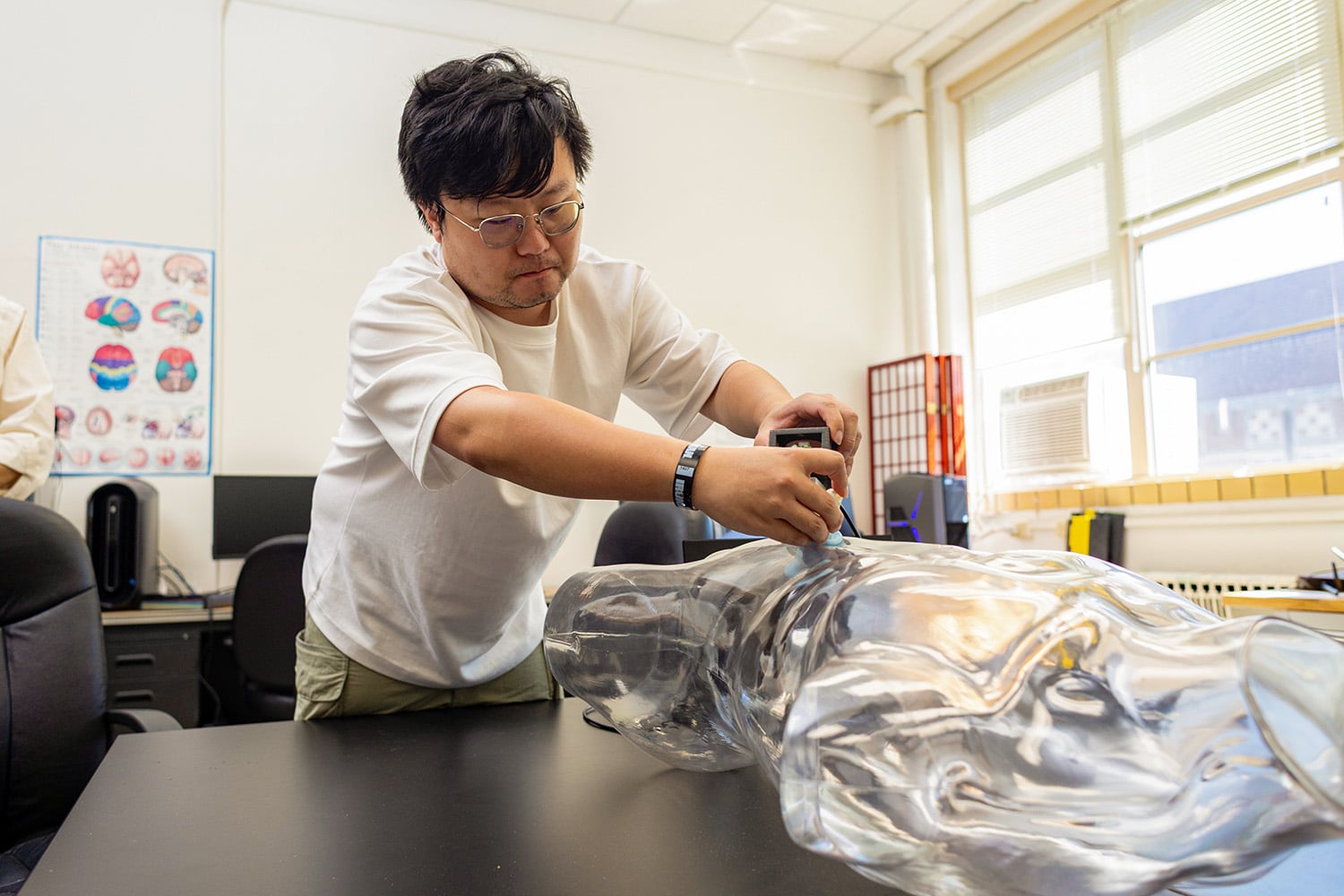 Imaging device is added to clear mannequin model