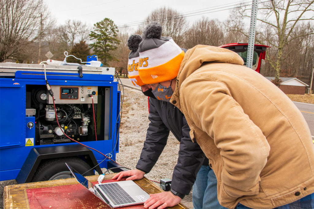 Students work together to give internet access to people in Roane County.