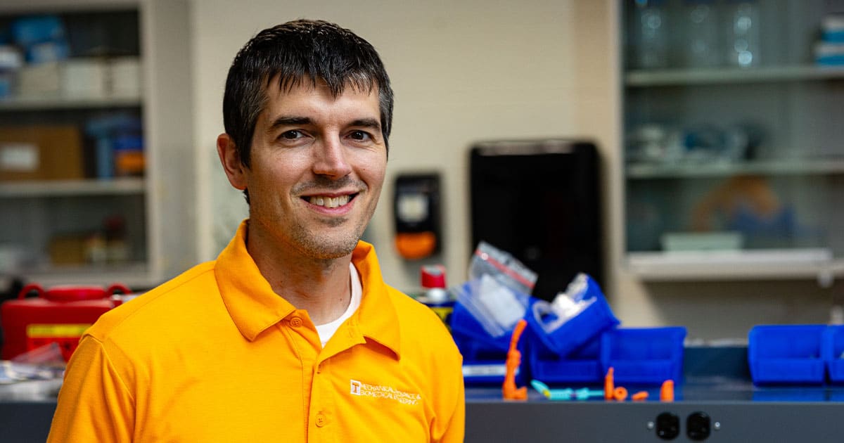Crouch Brings Innovation to Thumb Prosthetics
