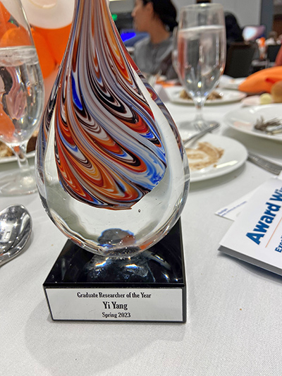Yi Yang's award