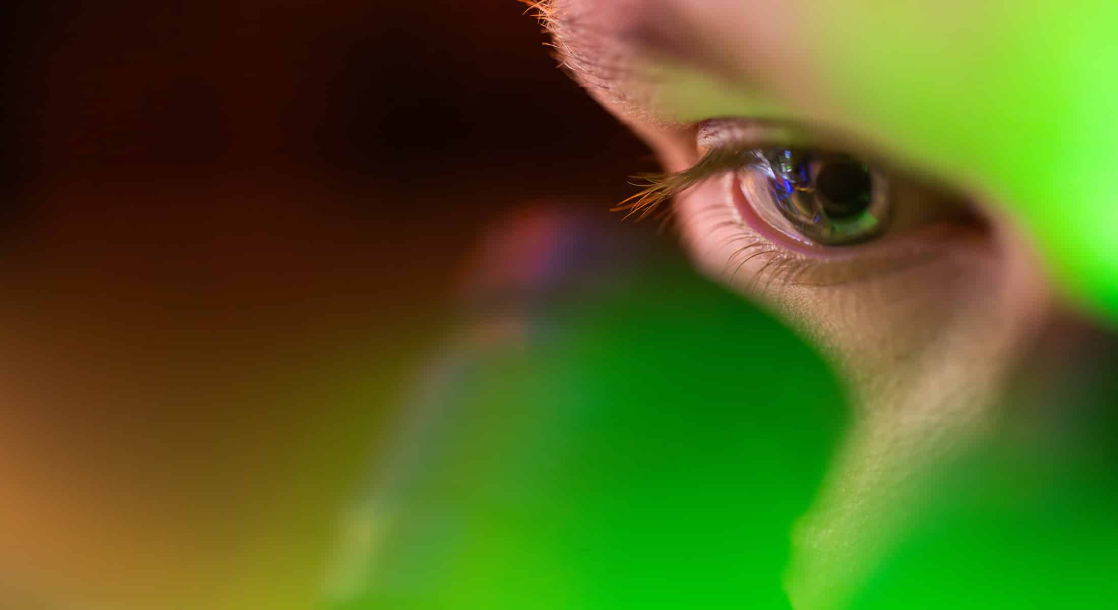 Student using microscope in IBML lab