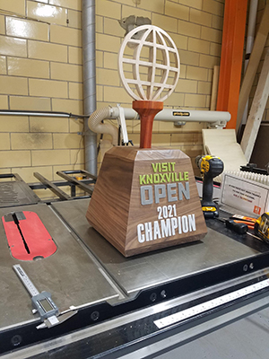 Finished golf trophy in the shop