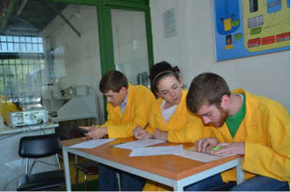 Three Students Participate in Reactor Training