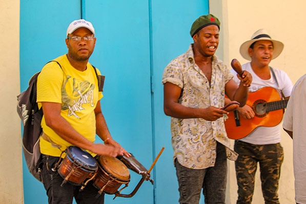 Cuban Street Performers