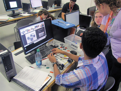 eVOL10 Students Work on Computer Model