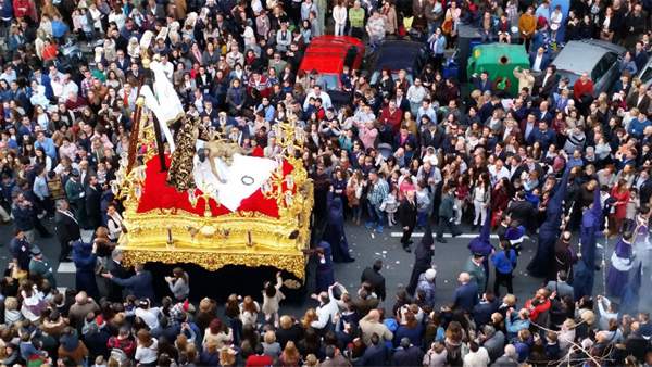 Emily Beckman Observes Holy Week Procession in Spain