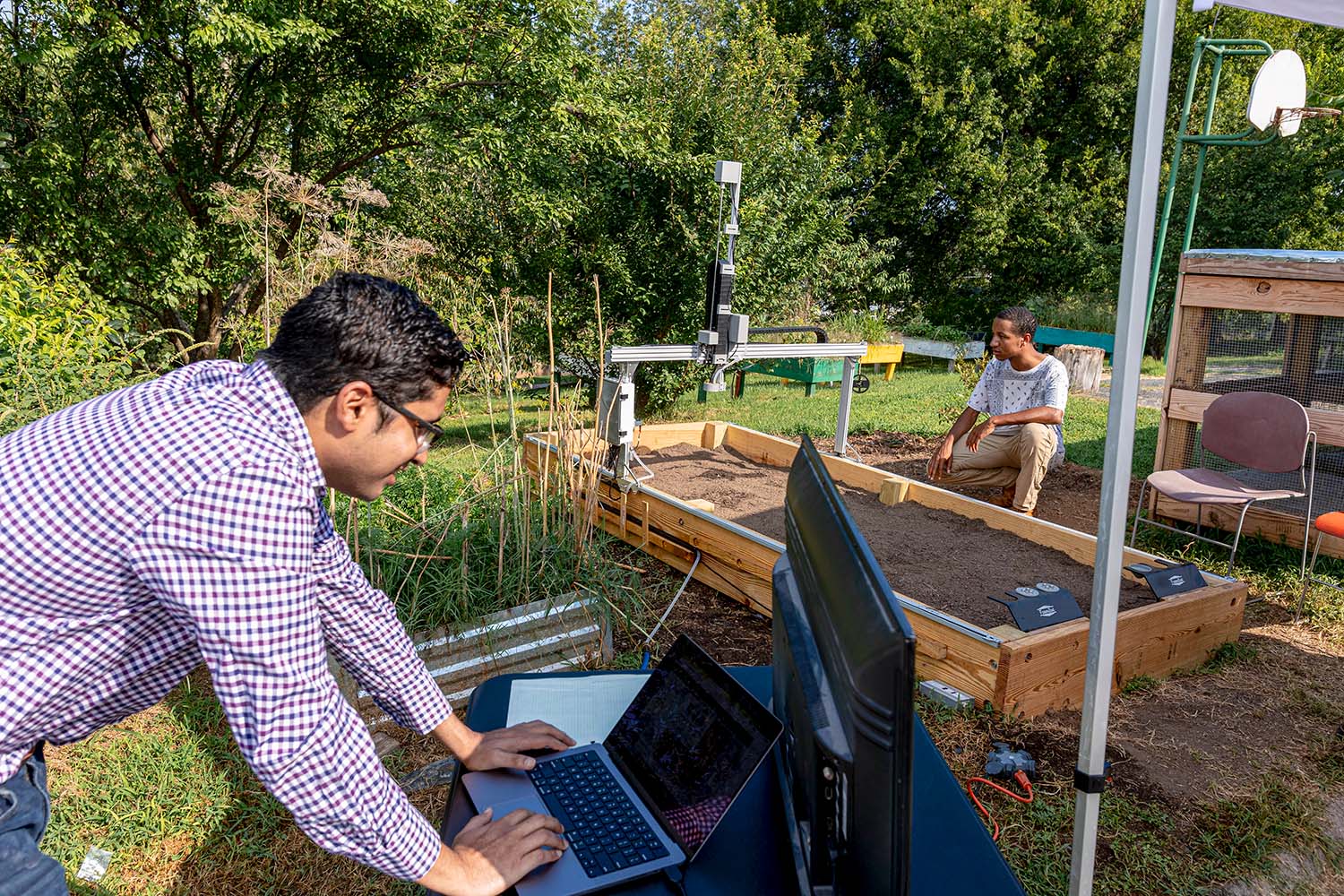 Swaminathan looks at computer program for robot